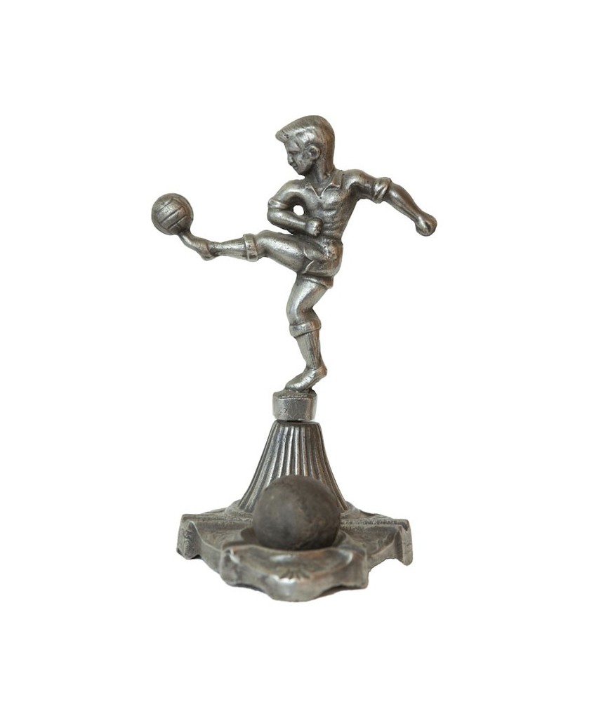 FÚTBOL. CENICERO METAL. Ca. 1940