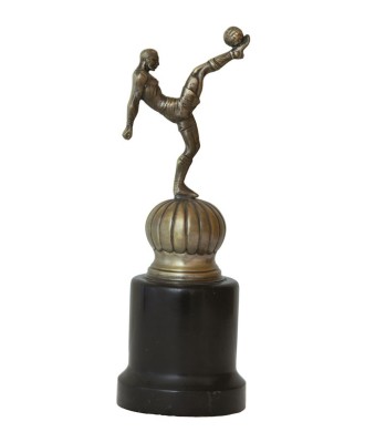 FOOTBALL. TROPHÉE DU MÉTAL ET DU BOIS. Vers 1930