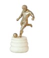 FUTBOL. METAL. PATINA BRONCE. Ca. 1940