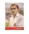 DICEN 1953. DI STEFANO CON EL ESCUDO DE BARCELONA