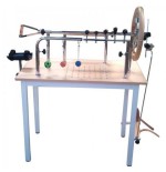 Mesa de manos con pedal rehabilitación cromada.