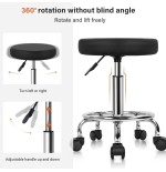 Taburete giratorio de 5 ruedas color negro.